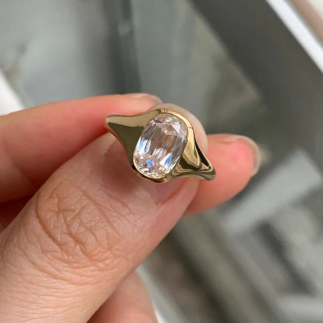 /public/photos/live/Antique Criss Cushion Cut Engagement Ring 523 (1).webp